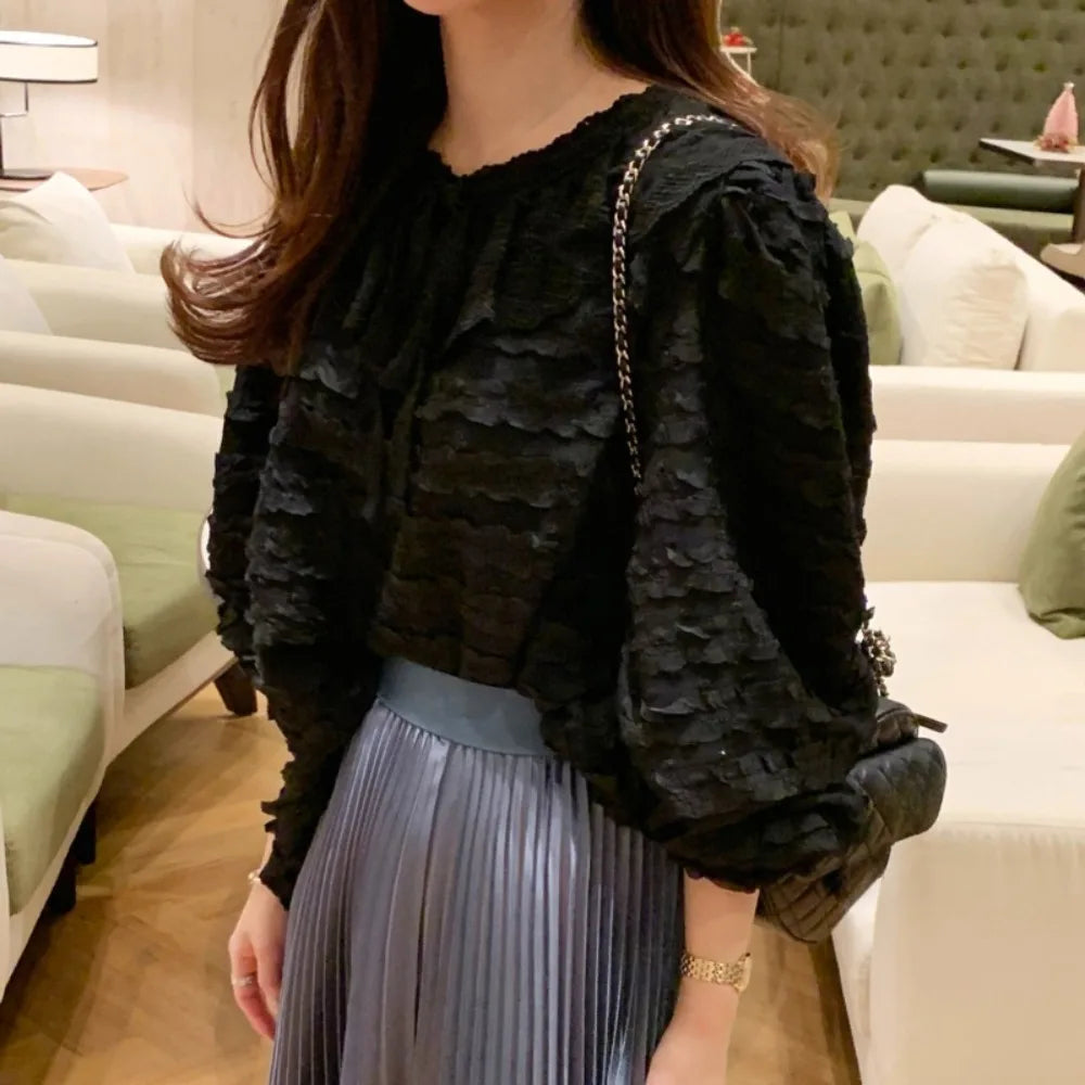 Sophisticated Blouse with a Clean Classic Look