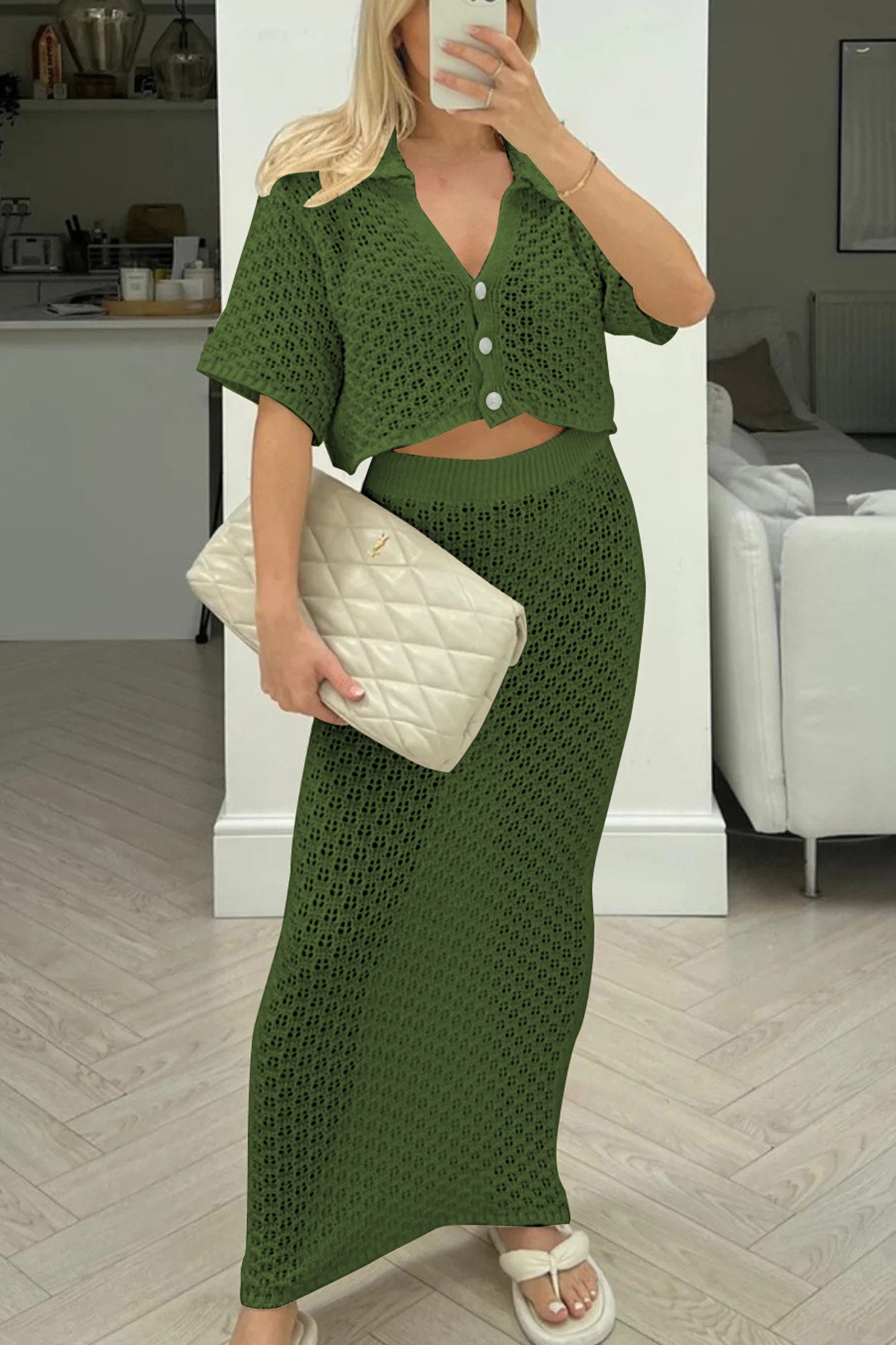 Classic Vintage Blouse with a Flattering Fit