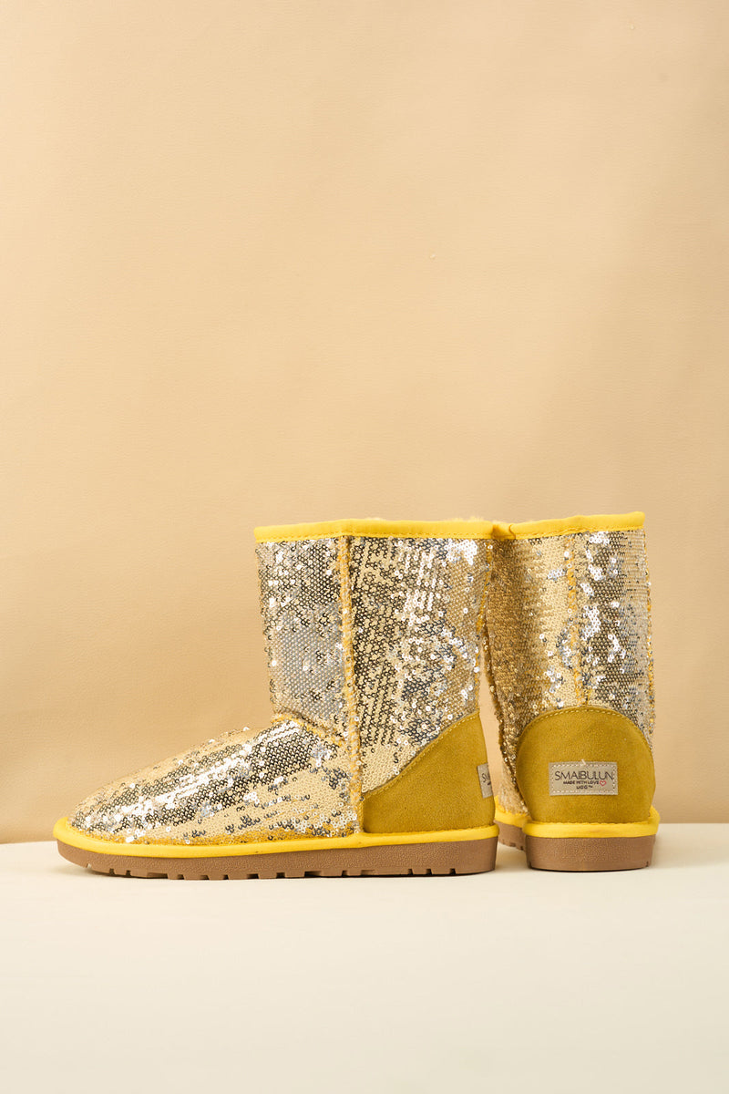 Well Tailored Boots with a Graceful Silhouette