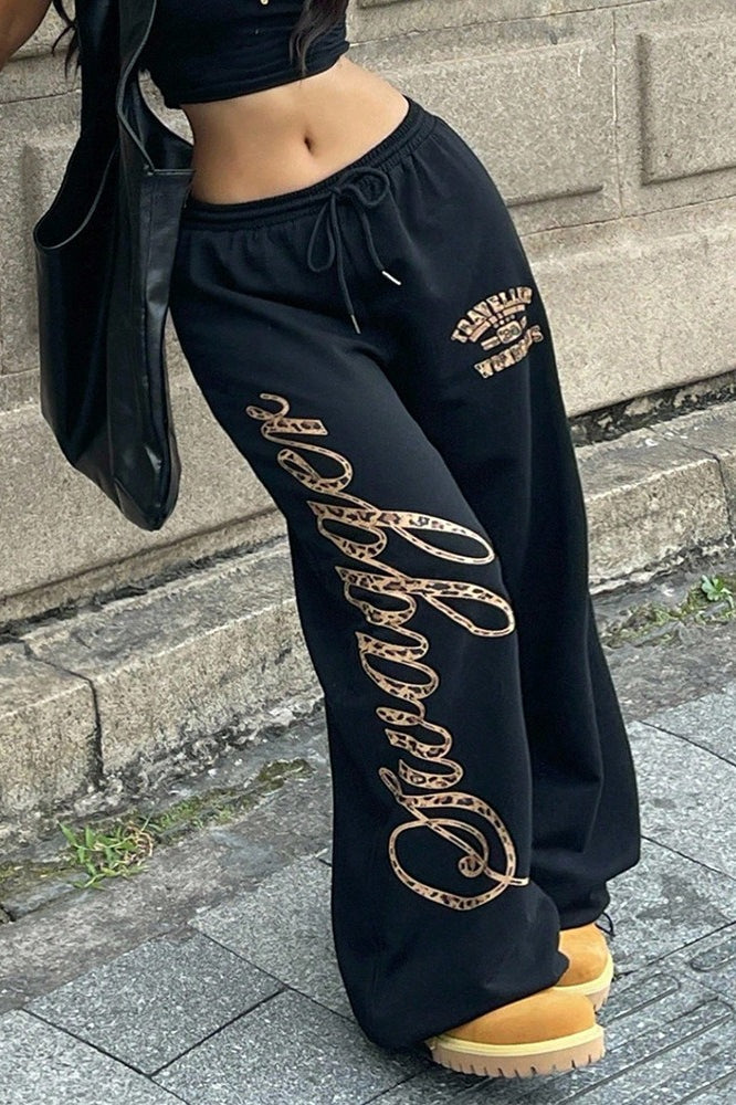Well Tailored Pants with a Graceful Silhouette