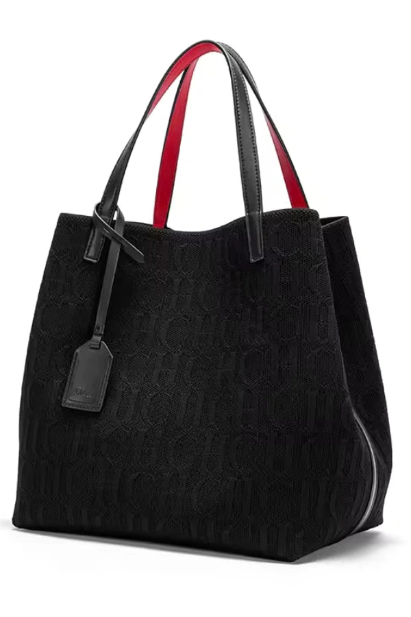 Sophisticated Bag with a Clean Classic Look