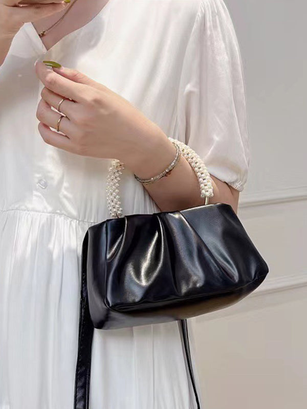 Well Tailored Bag with a Graceful Silhouette