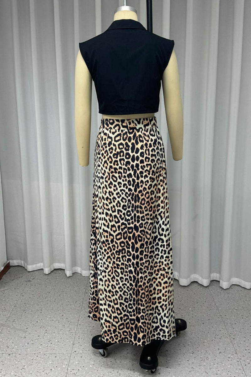 Effortlessly Elegant Garment with a Timeless Design