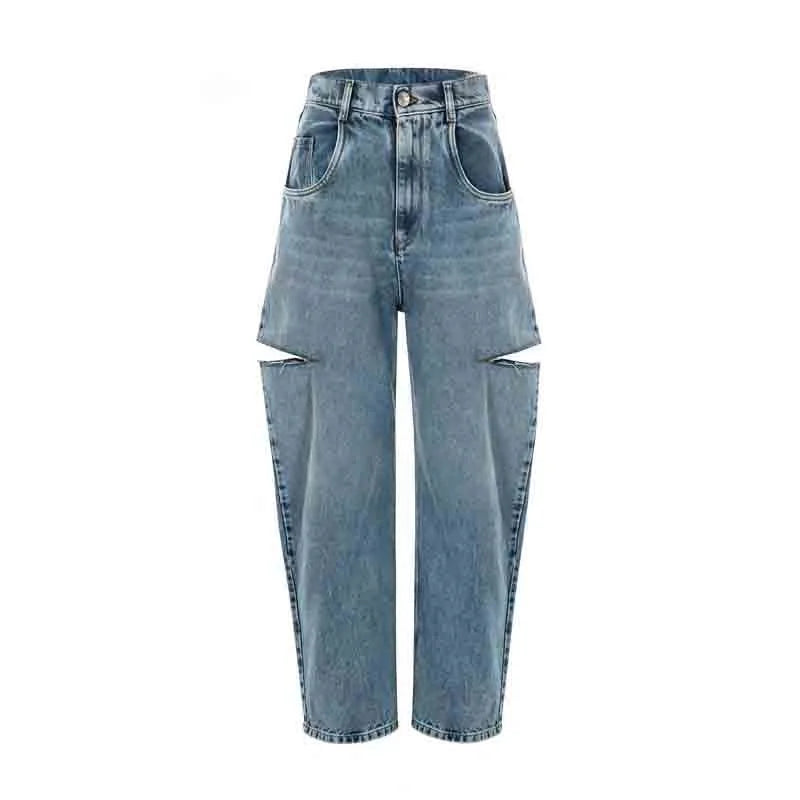 Sophisticated Garment with a Clean Classic Look