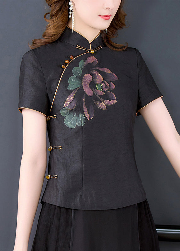 Well Tailored Shirt with a Graceful Silhouette
