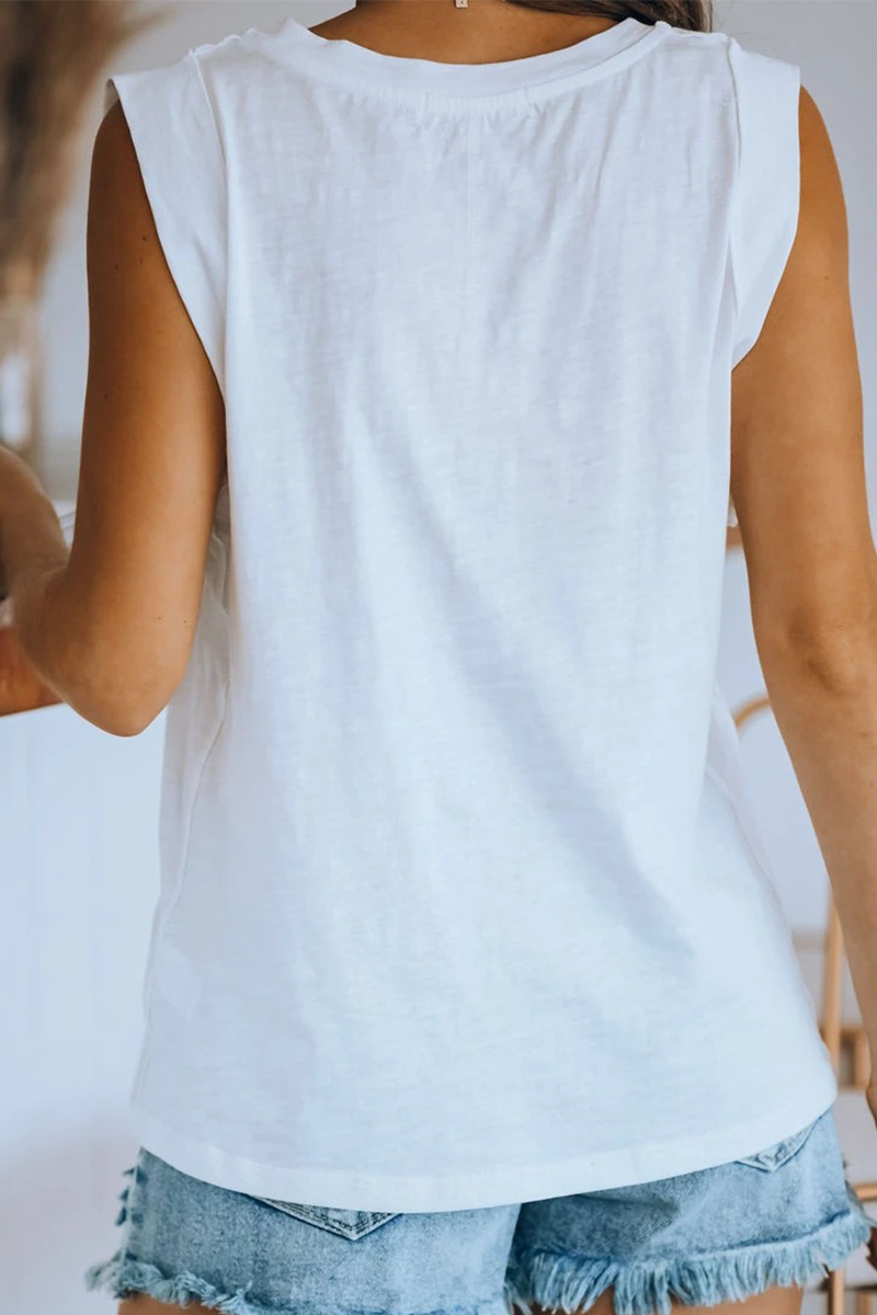 Effortlessly Elegant T-Shirt with a Timeless Design