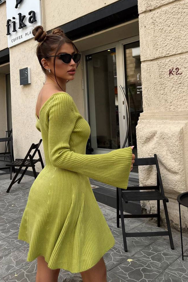 Sophisticated Dress with a Clean Classic Look