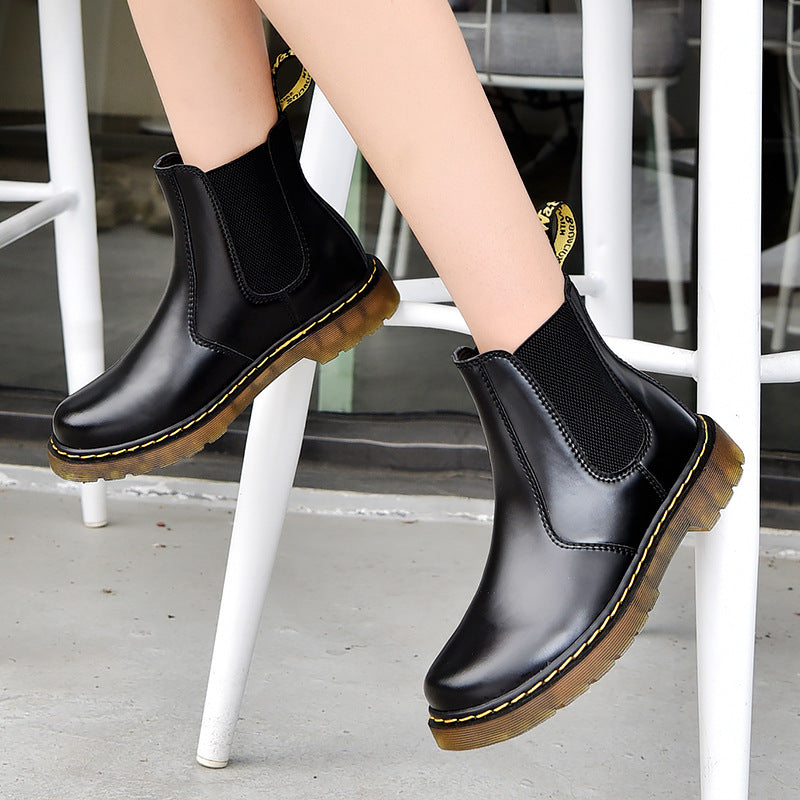 Beautifully Finished Boots in a Timeless Design