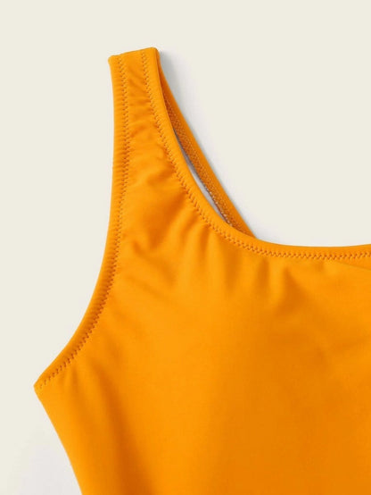 Well Tailored Garment with a Graceful Silhouette