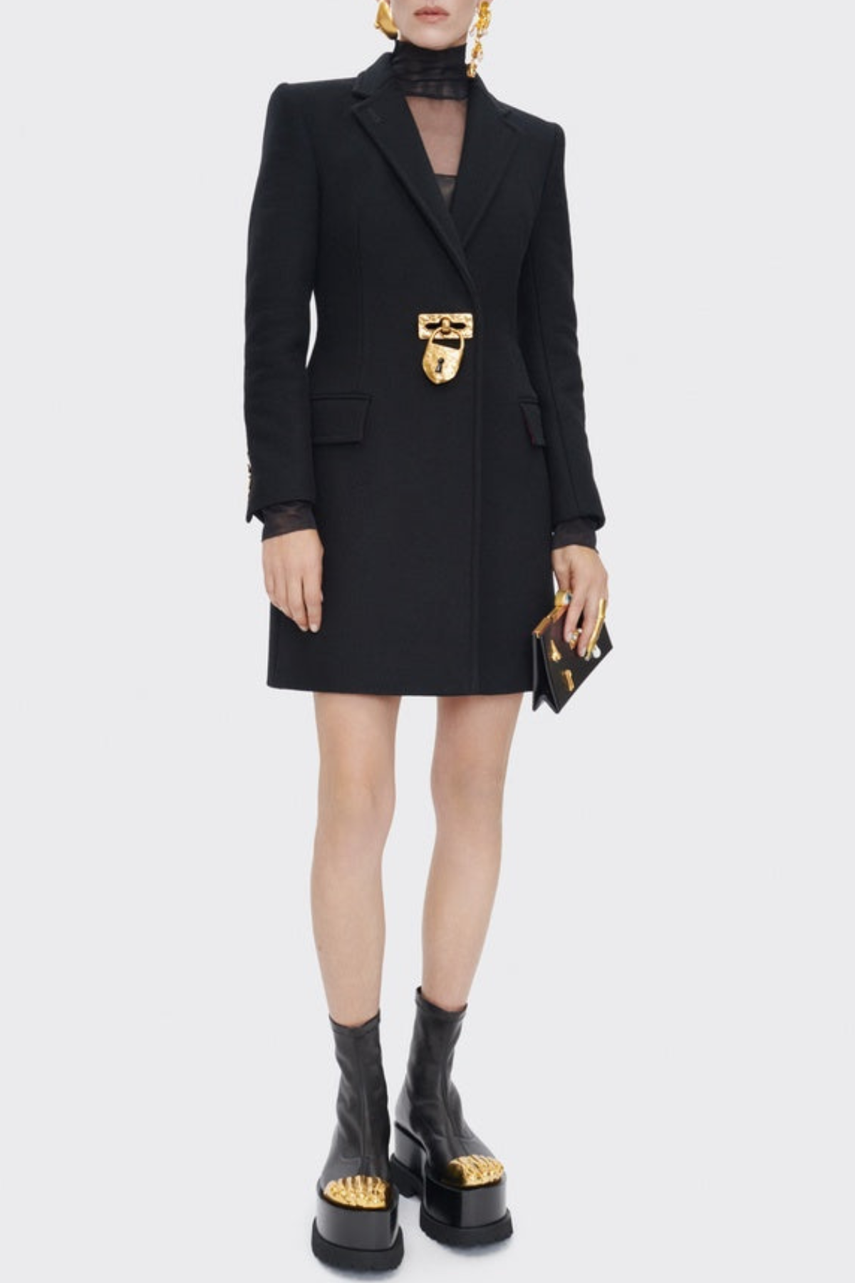 Sophisticated Garment with a Clean Classic Look