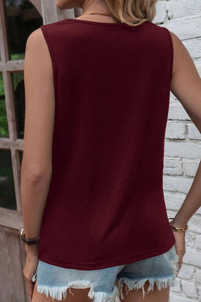 Well Tailored Top with a Graceful Silhouette