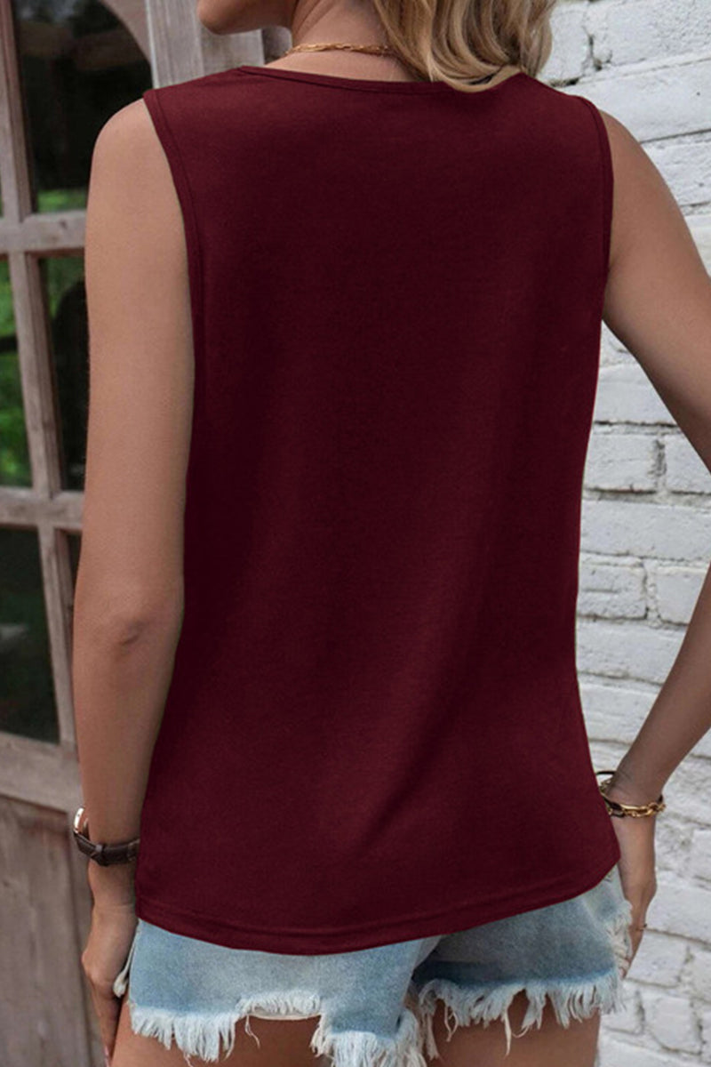 Well Tailored Top with a Graceful Silhouette