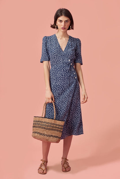 Classic Vintage Dress with a Flattering Fit