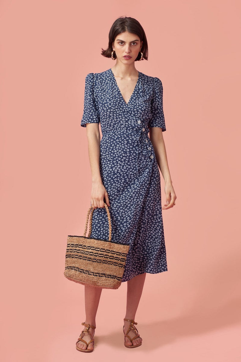 Classic Vintage Dress with a Flattering Fit