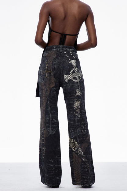 Effortlessly Elegant Garment with a Timeless Design