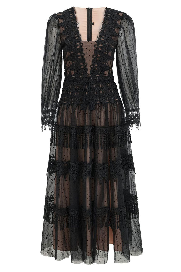 Well Tailored Dress with a Graceful Silhouette