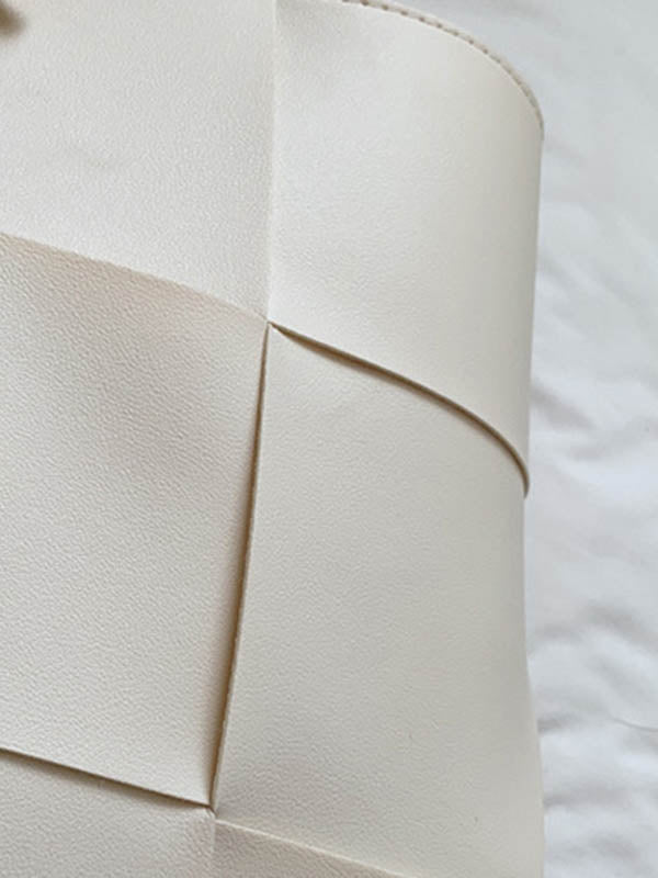 Beautifully Finished Bag in a Timeless Design