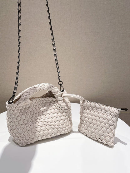 Well Tailored Bag with a Graceful Silhouette