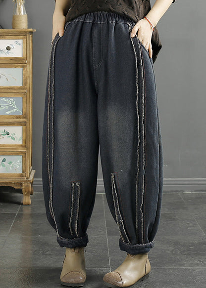 Effortlessly Elegant Pants with a Timeless Design