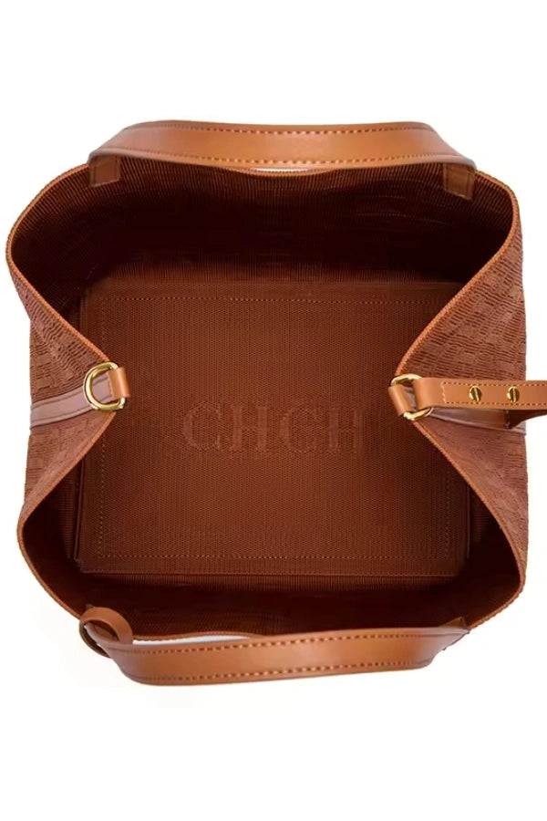 Sophisticated Bag with a Clean Classic Look