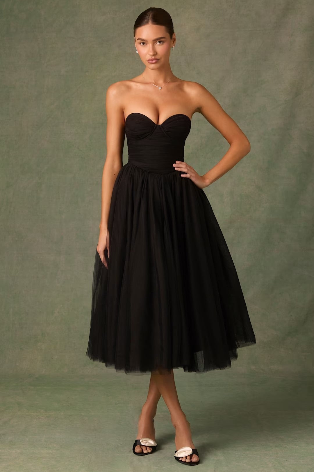 Classic Vintage Dress with a Flattering Fit