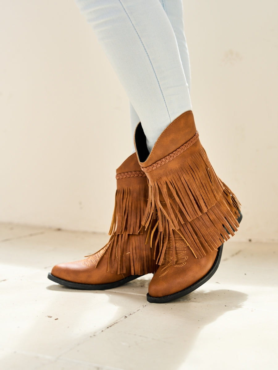 Gracefully Styled Boots for Any Occasion