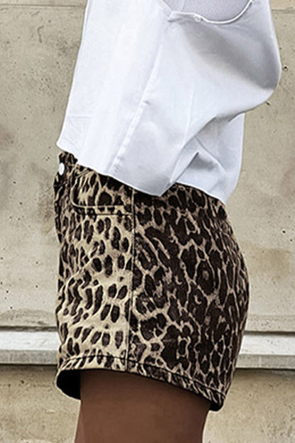 Sophisticated Garment with a Clean Classic Look