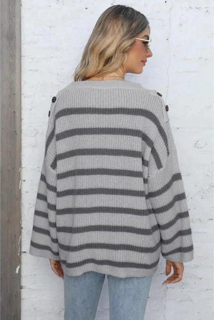 Well Tailored Sweater with a Graceful Silhouette