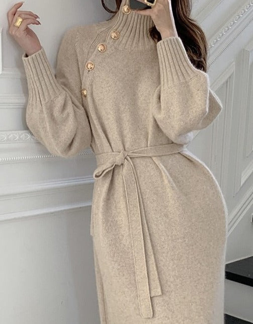 Beautifully Finished Dress in a Timeless Design