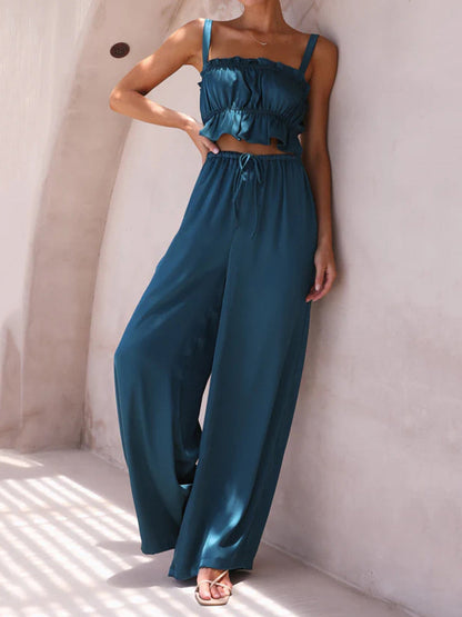 Effortlessly Elegant Garment with a Timeless Design
