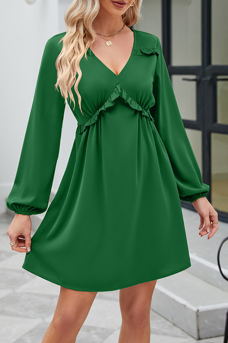 Beautifully Finished Dress in a Timeless Design