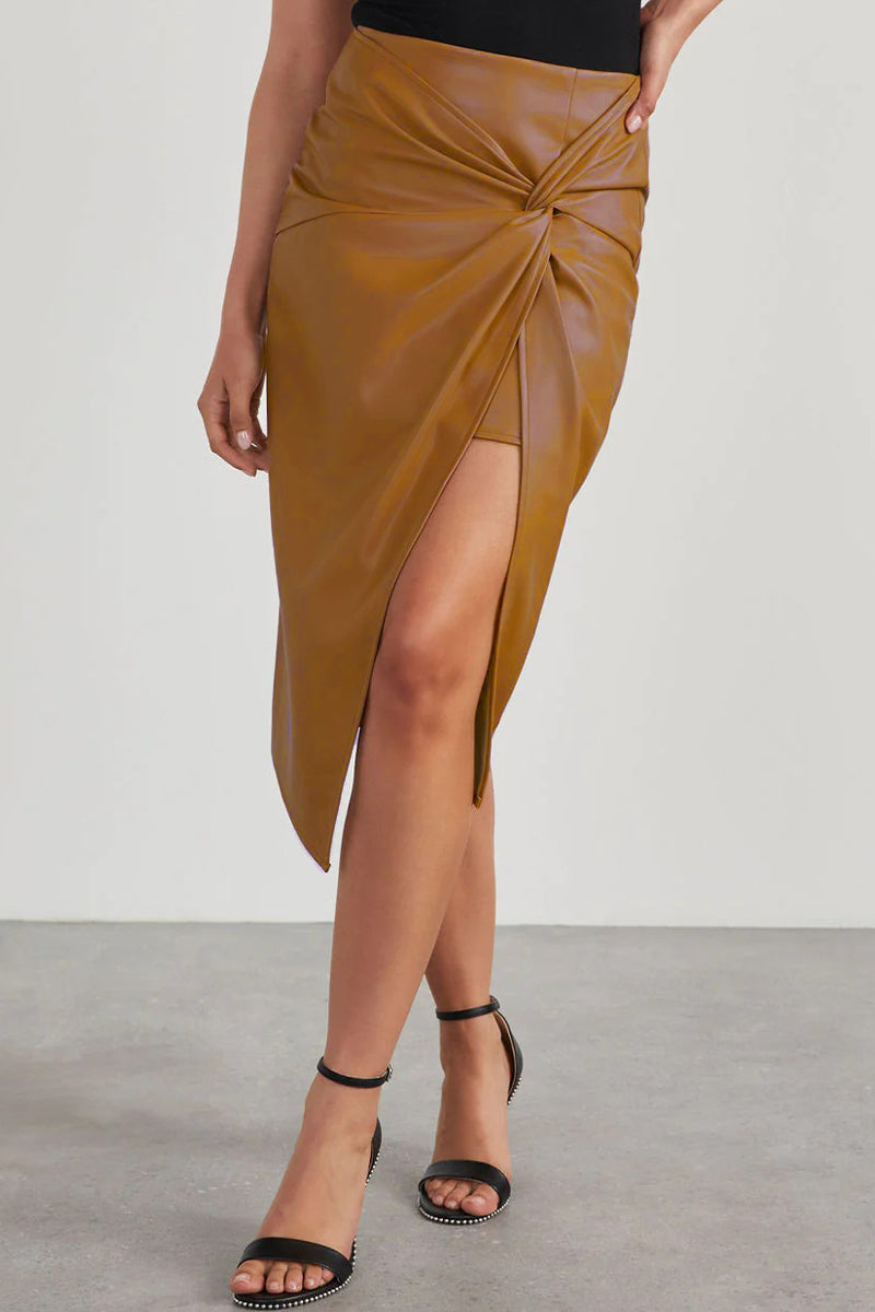 Effortlessly Elegant Garment with a Timeless Design