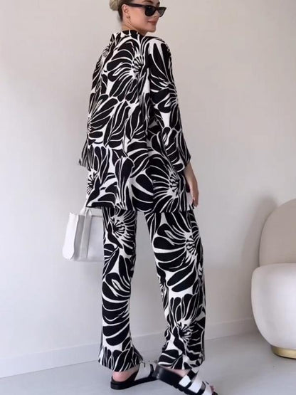 Well Tailored Pullover with a Graceful Silhouette