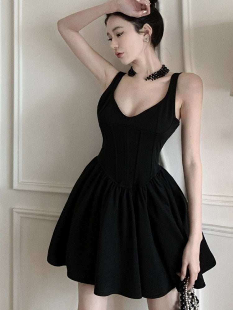 Gracefully Styled Dress for Any Occasion