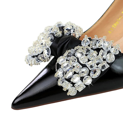 Effortlessly Elegant Heels with a Timeless Design
