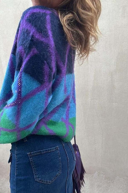 Effortlessly Elegant Sweater with a Timeless Design