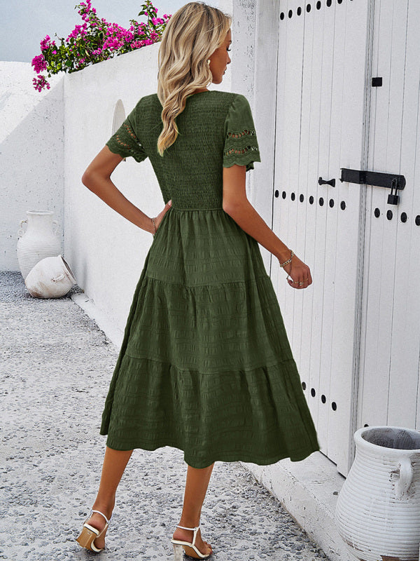 Effortlessly Elegant Dress with a Timeless Design
