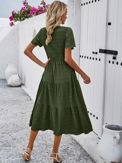 Effortlessly Elegant Dress with a Timeless Design