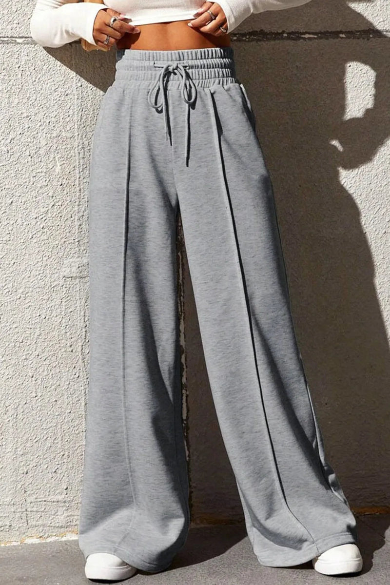 Effortlessly Elegant Pants with a Timeless Design