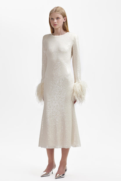 Beautifully Crafted Dress in a Classic Style