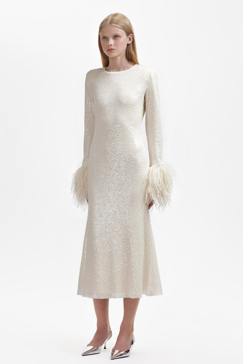 Beautifully Crafted Dress in a Classic Style