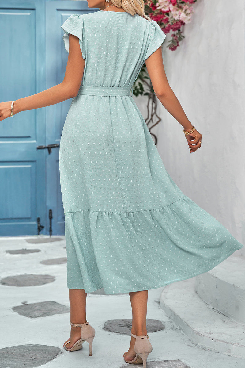 Effortlessly Elegant Dress with a Timeless Design