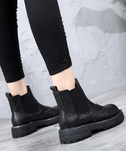 Well Tailored Boots with a Graceful Silhouette