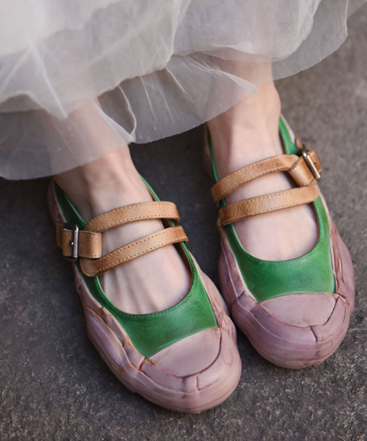 Classic Vintage Shoes with a Flattering Fit