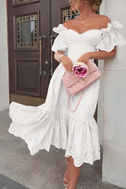 Effortlessly Elegant Garment with a Timeless Design