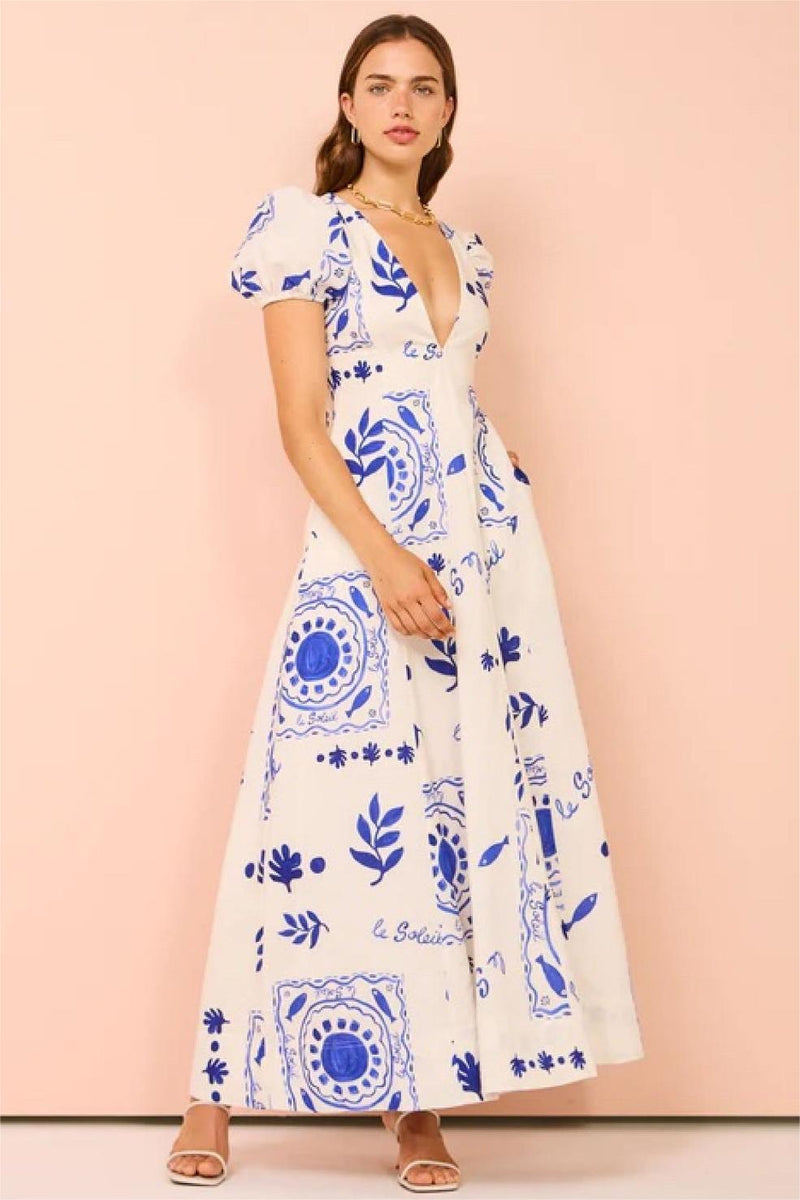 Gracefully Styled Dress for Any Occasion