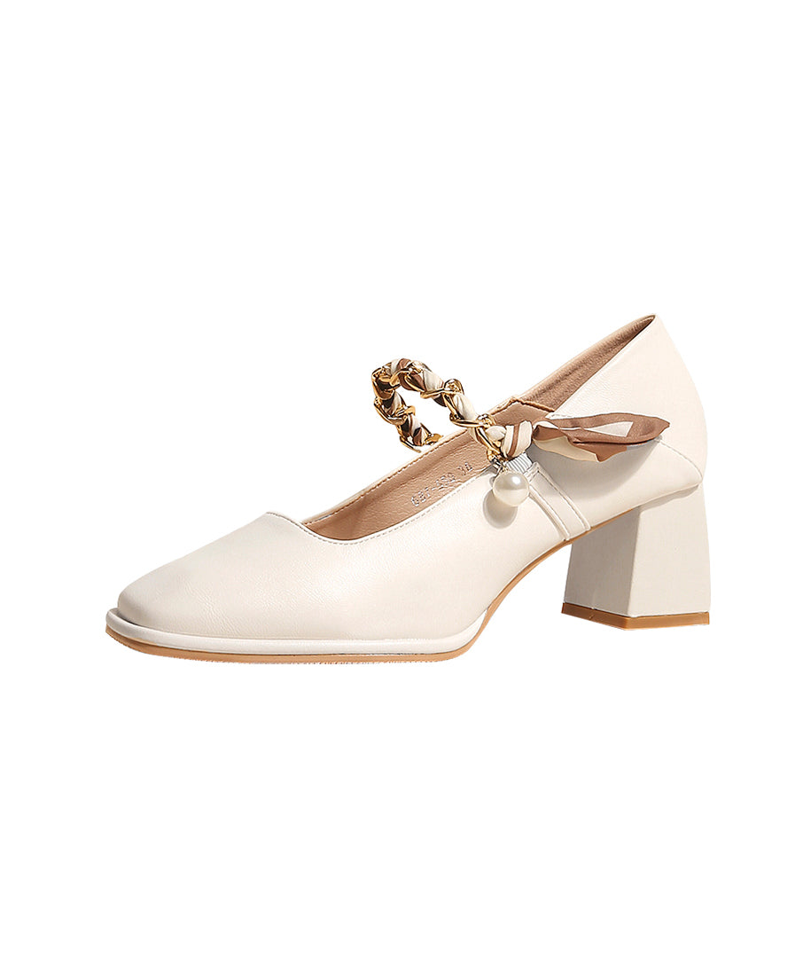 Polished Heels with an Effortless Classic Look