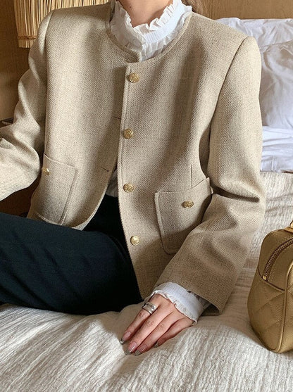 Effortlessly Elegant Jacket with a Timeless Design