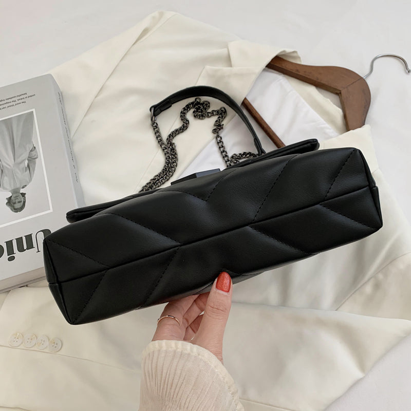 Polished Bag with an Effortless Classic Look