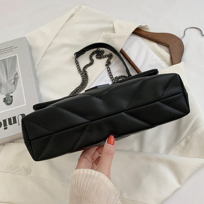 Polished Bag with an Effortless Classic Look